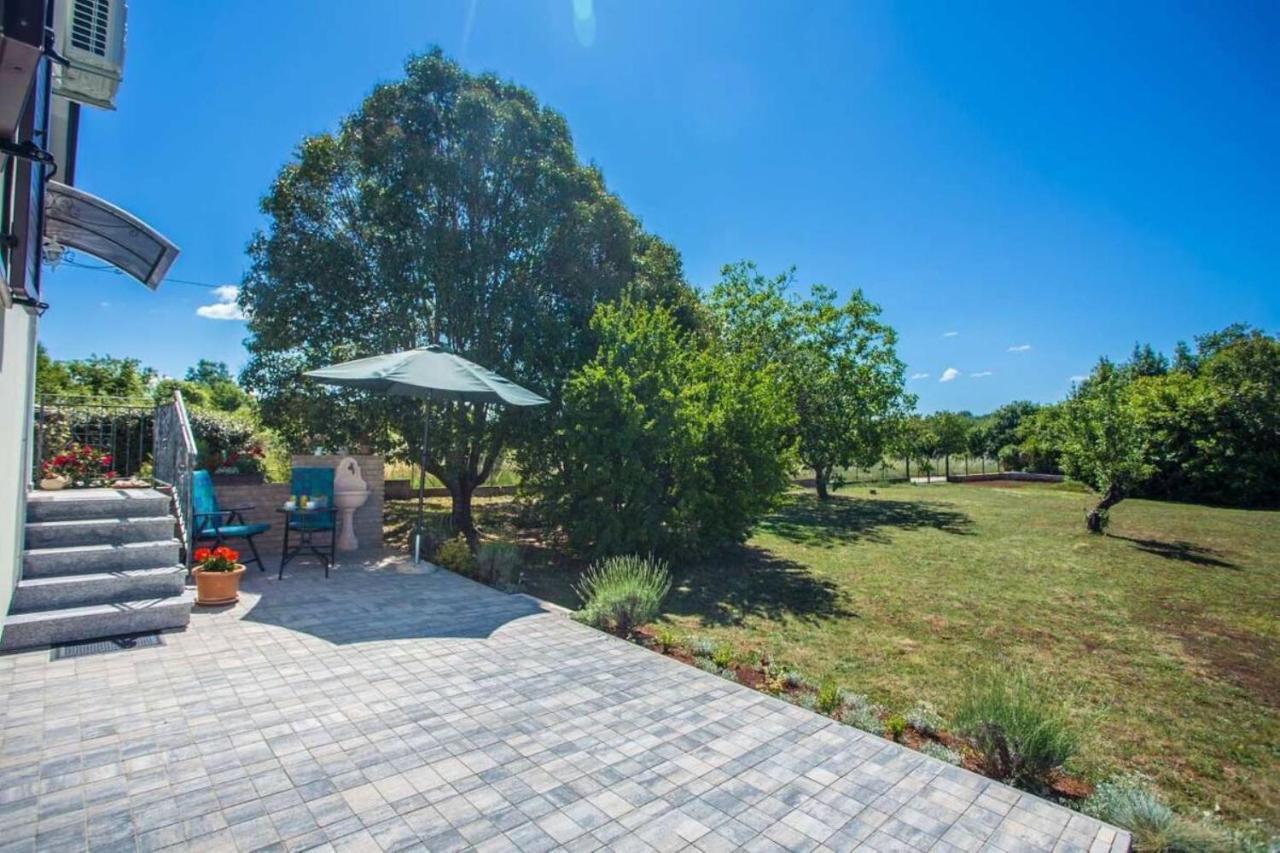Apartment Green Oasis 1 Umag Luaran gambar